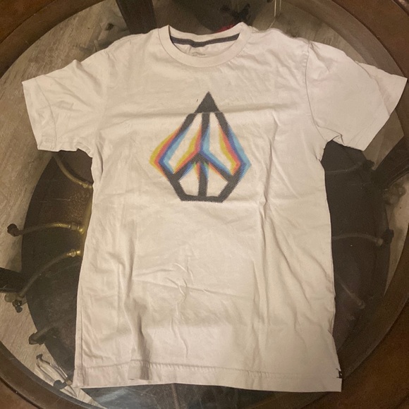 white volcom t shirt. size M - Picture 1 of 3